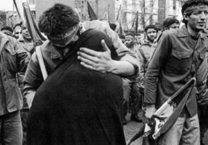 روایت شب‌های بی‌پایان مادران شهدا/ قصه جنگ هنوز در نگاه مادران ادامه دارد