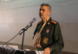 هرجا مردم پای کار بودند، دشمن عقب‌نشینی کرد