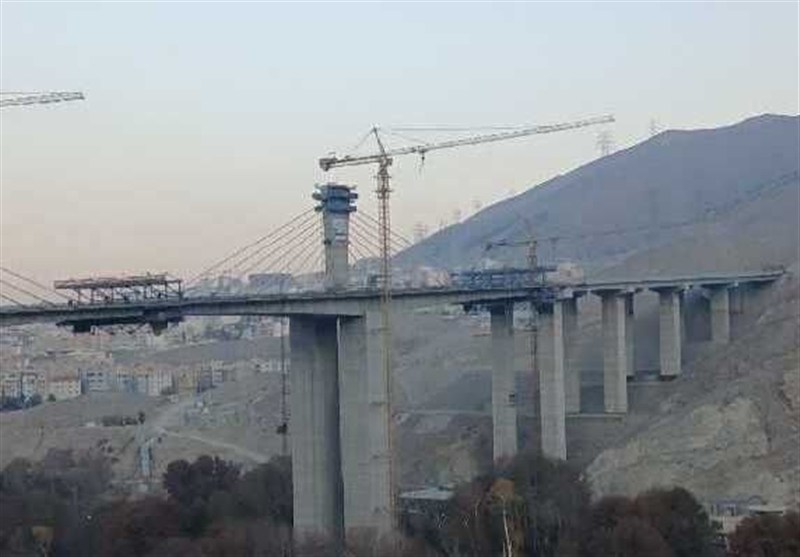 بازدید وزیر راه از کنارگذر شمالی کرج/ وعده صادق برای افتتاح پروژه تا پایان سال