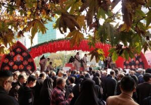 گمنامان خمینی در آغوش مردم کرج/‌ تشییع پیکر ۱۰ شهید دفاع مقدس‌ در ایران کوچک