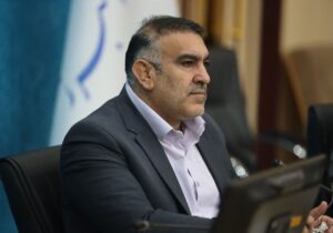 پیکر شهید ۷ ساله از زیر آوار بیرون آمد